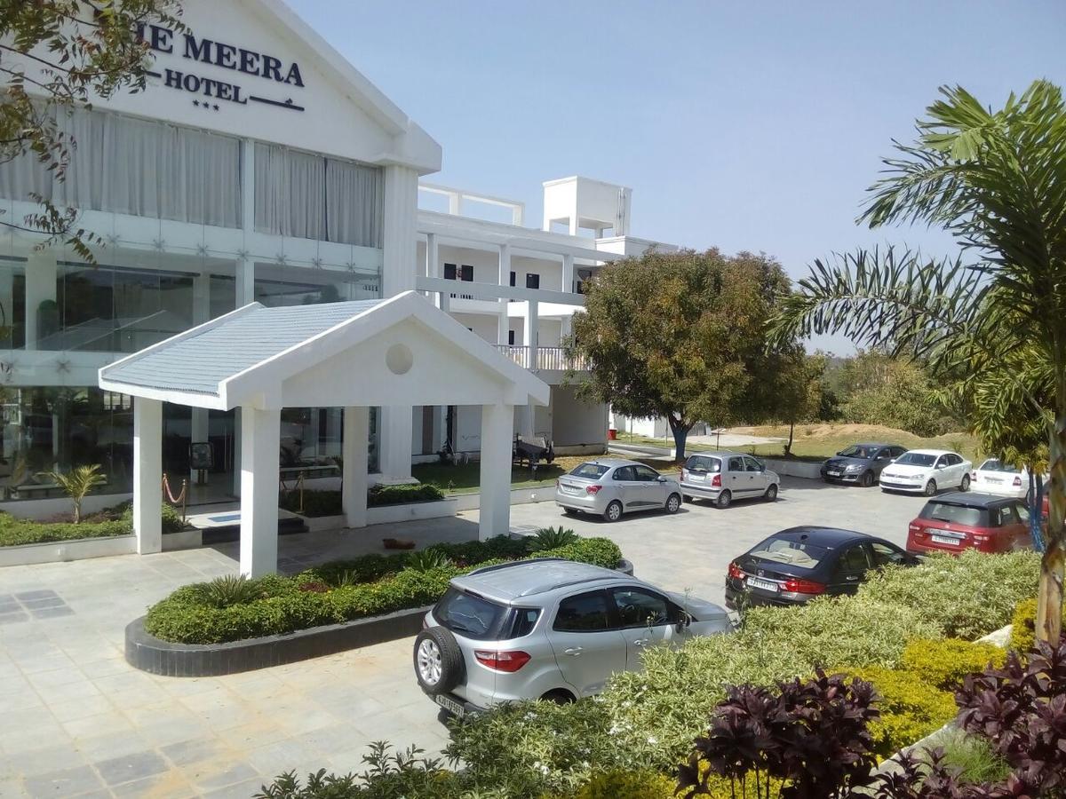 The Meera Hotel Derol Exterior foto
